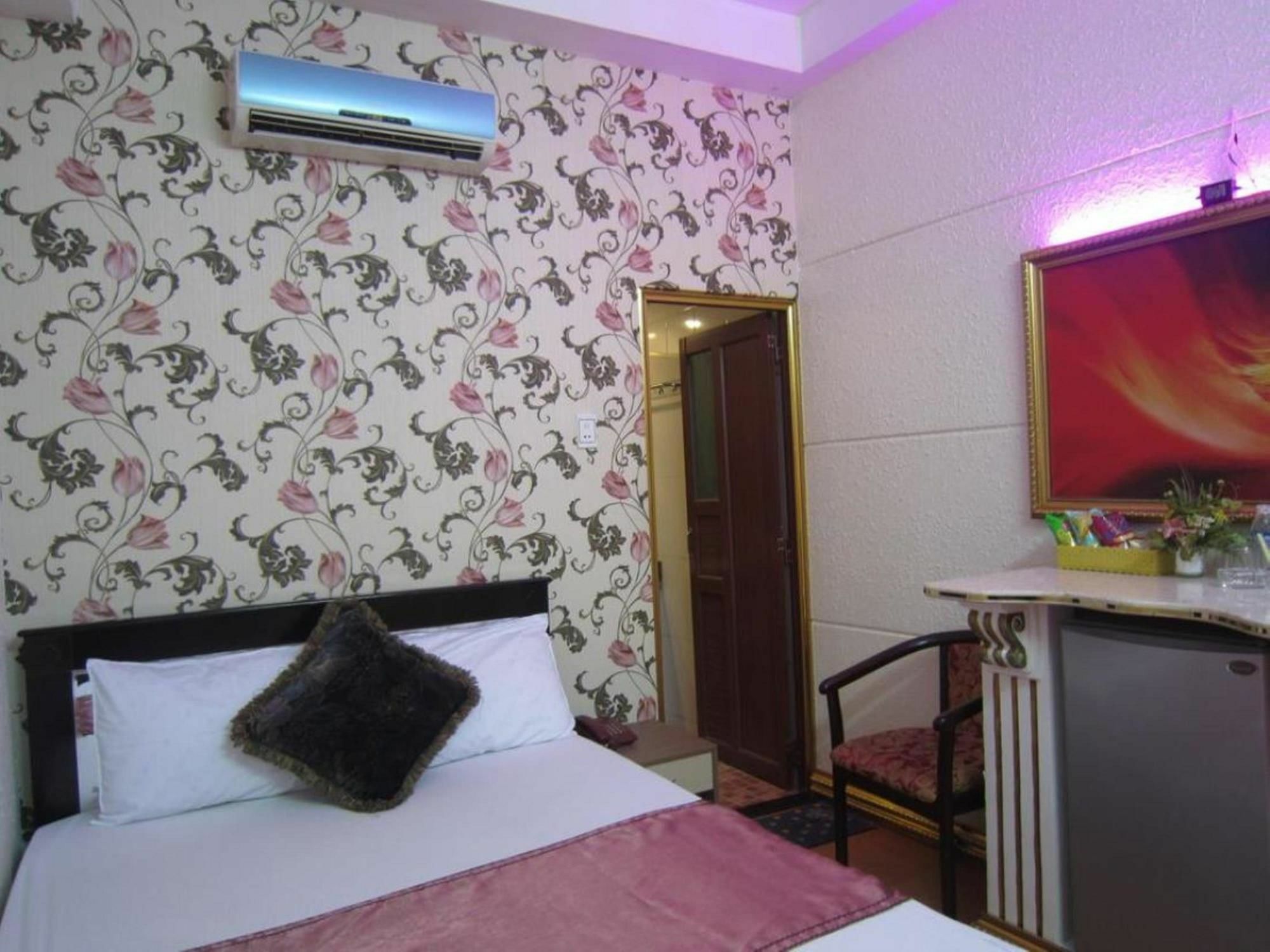 Tân Hà Hotel Thành Pho Ho Chí Minh Esterno foto