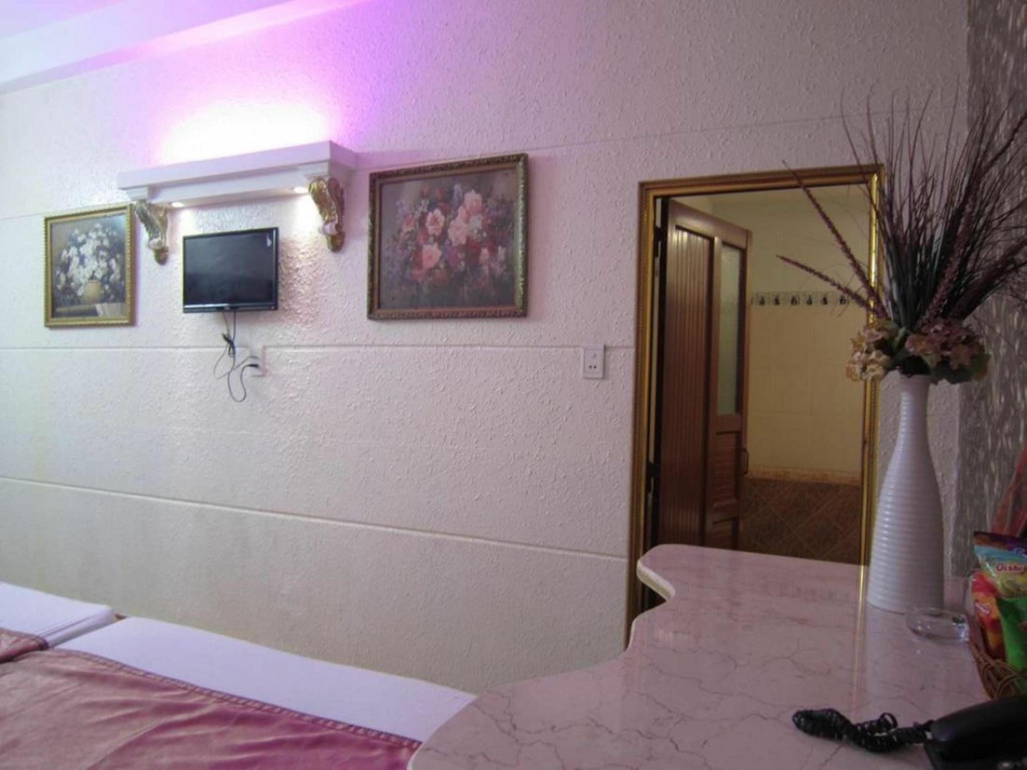 Tân Hà Hotel Thành Pho Ho Chí Minh Esterno foto
